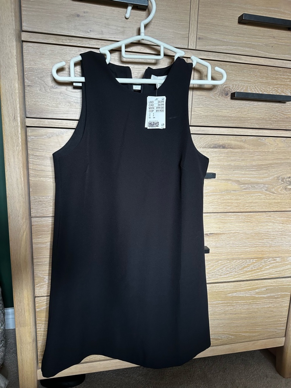 H&M Black Sleeveless Mini Shift Dress